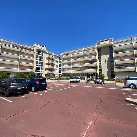 T1 Avec Terrasse Et Parking Securise - Fr-1-374-234