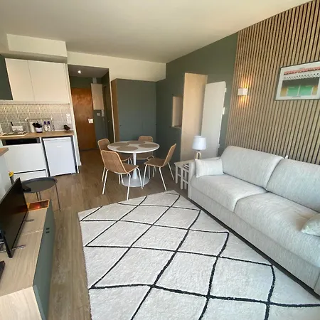 T1 Avec Terrasse Et Parking Securise - Fr-1-374-234 Apartment