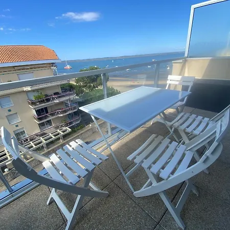 Apartment T1 Avec Terrasse Et Parking Securise - Fr-1-374-234