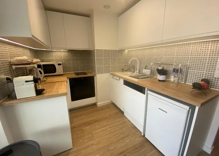 Bord De Avec Wifi Et Parking - Fr-1-374-234 *